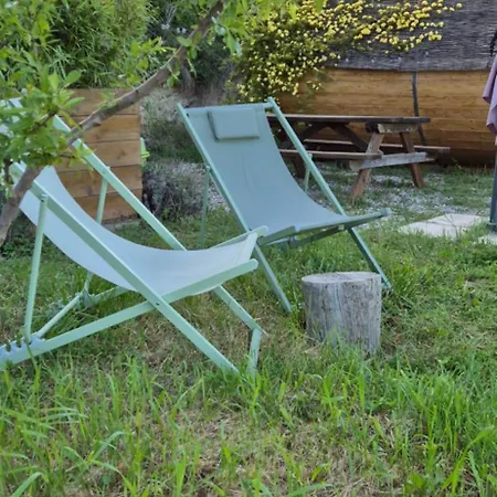 Frühstückspension Hebergements Insolites - Detente En Luberon *